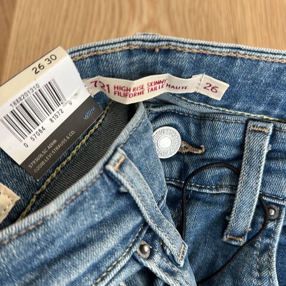 New with Tags Levi’s 721 High Rise Skinny size 26. - Picture 2 of 2